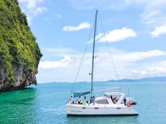  Private Catamaran 'Admiral 40' for Unforgettable Seaside Adventure