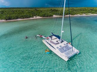 Alquiler de catamarán 36' PDQ en Puerto Aventuras, México