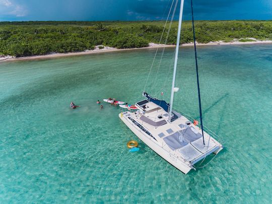 Location de catamaran PDQ de 36 pieds à Puerto Aventuras, Mexique