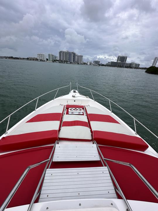 🚨 Jacuzzi está incluído! 😍 Sea Ray 48 Horário de verão, venha e divirta-se conosco 