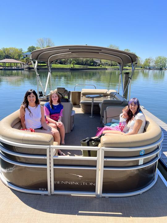 21ft Bennington Pontoon for Tubing and More! Cooler & Ice included