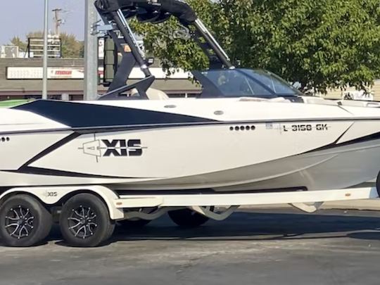 Bateau de wakesurf ! (sans capitaine) Axe A22 2016 à louer à Bend, Oregon