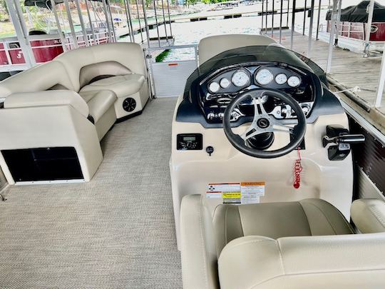 Lewis Smith Lake: 2022 Landau Tritoon (Pontoon) for 11 people