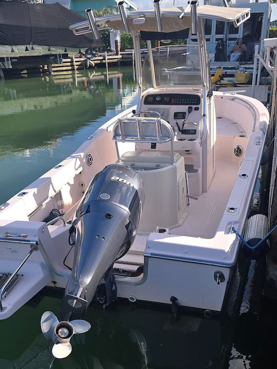 Bateau à console centrale Grady White pour 4 personnes à Key Largo, Floride