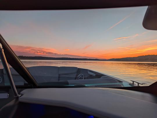 Captained Championship Wakesurf Boat for Cruise/Surf/Swimming at Beaver Lake