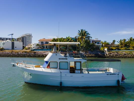 Yate personalizado de 38 pies para un alquiler único en Mazatlán 