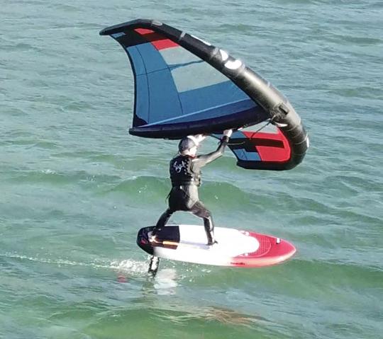 Location ou cours de planche à voile, de kitesurf, de wingfoil ou de paddleboard