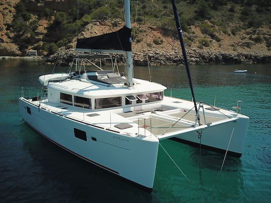 Catamarã de cruzeiro Lagoon 450 para alugar em Ibiza, Espanha