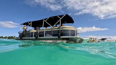 ¡Un crucero de fiesta de 28 pies en el área de Cancún-Isla Mujeres! 🌞🚤