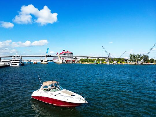 Cabin Cruiser : Sea Ray de 38 pieds abordable