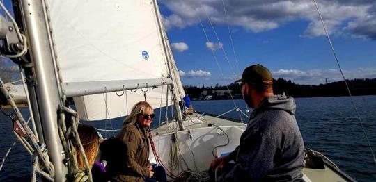 Open 29' daysailor for up to 12 friends in Portland, Oregon