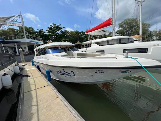 Buckle up for an adrenaline-fueled speedboat tour to Phi Phi Islands!