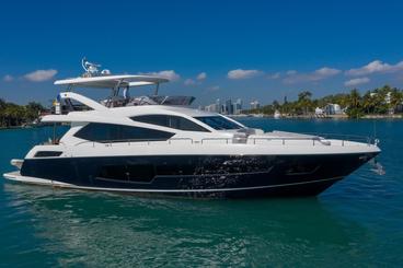 Iate a motor Sunseeker de 75 pés de luxo imaculado em San Diego, Califórnia 