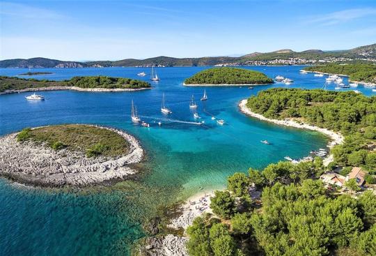 Îles Pakleni Hvar — excursion privée en voilier 