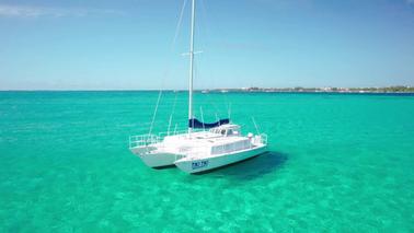 SAILING IN ISLA MUJERES