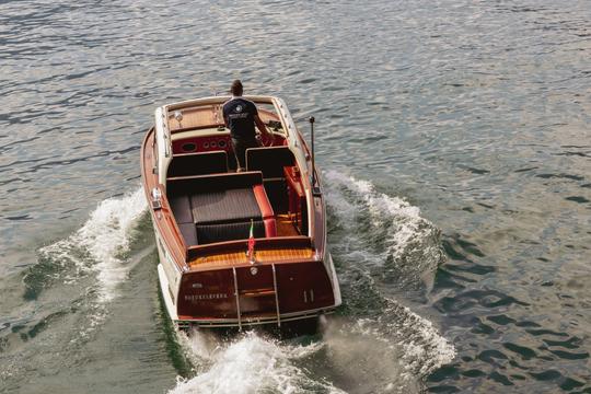 26ft Chris-Craft Wooden Boat for Lake Como Tour