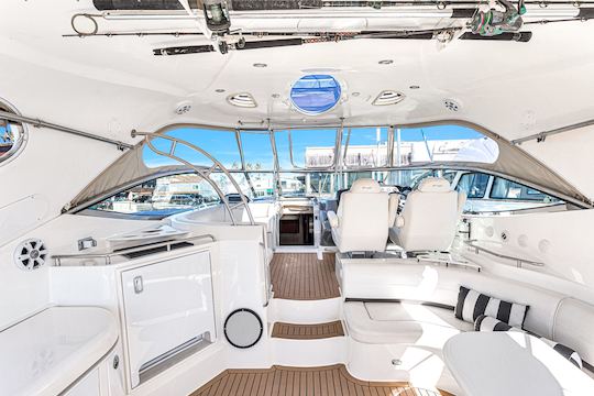 54' BEAUTIFUL CRUISERS EXPRESS YACHT WITH EVERYTHING YOU NEED FOR A PERFECT DAY!