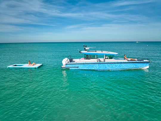 BARCO A MOTOR DE LUXO.. PODE ACOMODAR GRUPOS GRANDES... ISLAND HOPPER!!!!!