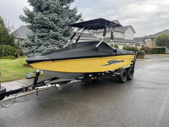 2004 v-208 supreme Ski/Surf Boat