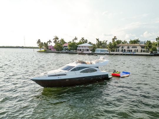 Luxury 50ft Azimut Fly Bridge Motor Yacht All Inclusive In Miami