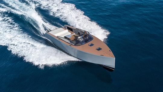 Van Dutch 40 Motor Yacht Rental in Saint-Tropez 