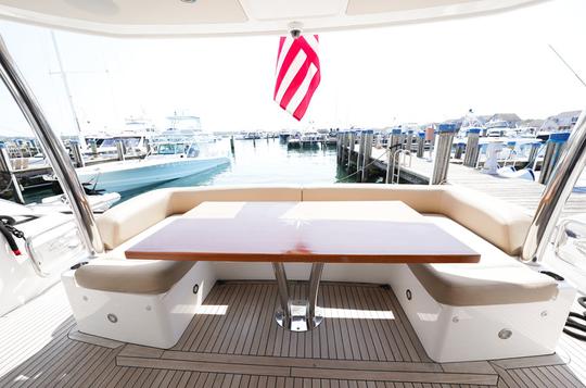 Nuevo y elegante megayate Sunseeker de 76 pies