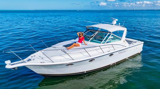 33' Luxury Tiara Yacht - Captain & Fuel Included - 15% Off for Weekday Cruises