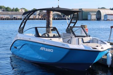 Brand New AR220 - Gas/Captain Included. Lake Washington and Surrounding areas.