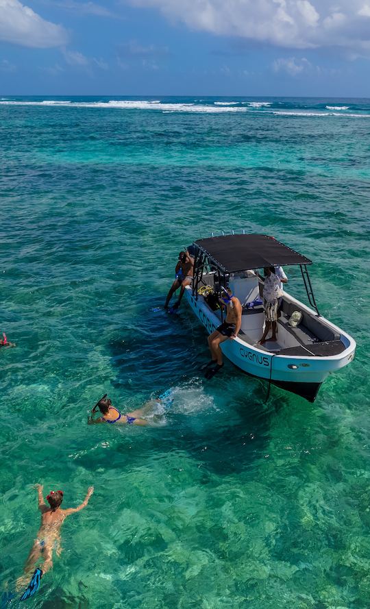 Center Console Motorboat Private Cruise Around San Pedro, Belize