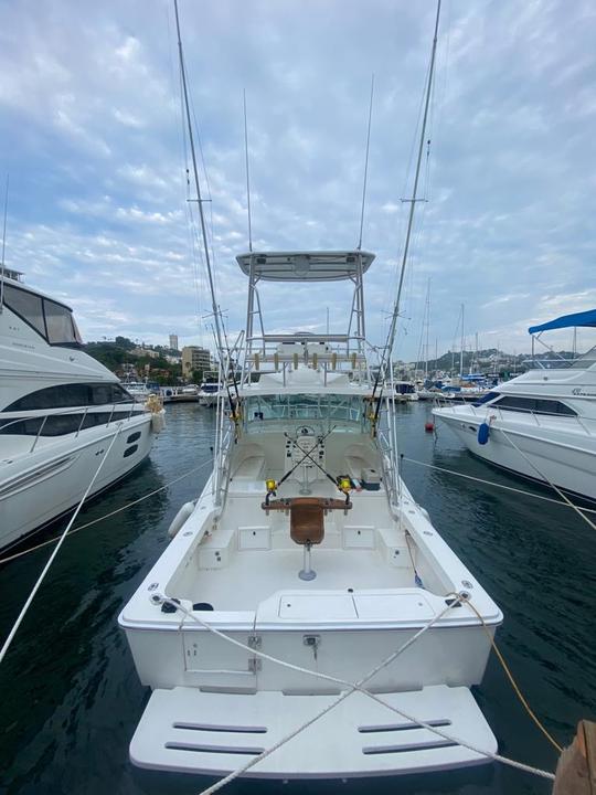 Lhurs 35ft Sportfishing Yacht in Acapulco