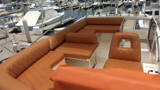 Brown Azimut 38 Flybridge - yacht de luxe propre et agréable !