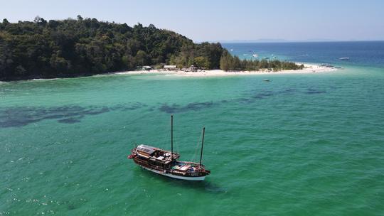 Crucero privado chárter por Krabi, Tailandia.