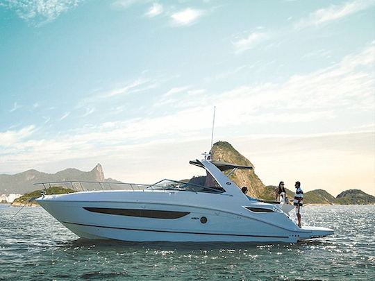 Location de yacht à moteur Searay de 37 pieds à Búzios, Rio de Janeiro, Brésil