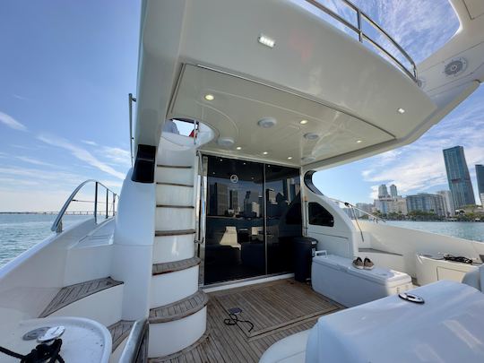 Luxury 50ft Azimut Fly Bridge Motor Yacht All Inclusive In Miami