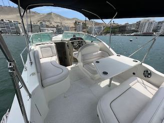 Sea Ray Sundancer 27 Yacht / 12 people / Ancon Bahia - Lima Peru