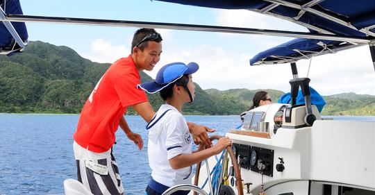 Day Cruising Tour on a spacious Sailing Catamaran in Okinawa!!