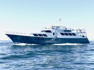 Luxurious and Stunning 105' Broward Yacht with Stabilizers and Massive Flybridge