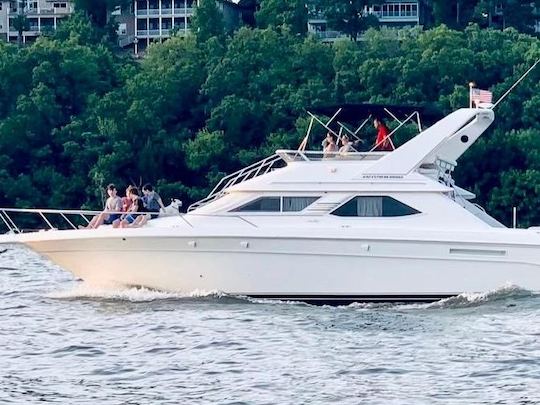 Yacht in Washington D.C. for up to 20 guests — $400/hr Weekday & $750/hr Weekend