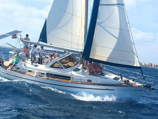 BENETEAU 40でのカーボベルデのサルでの半日セーリング旅行 