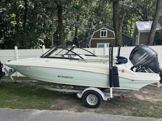 2020 Stingray Deck Boat for 9 person