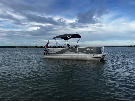 Pontoon 22' Sun Catcher Great For Family Fun!!!