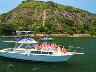 Barco a motor Cabras Mar de 37 pés para 15 pessoas no Rio de Janeiro