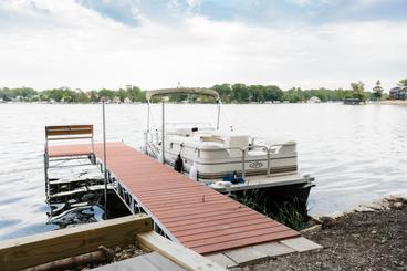 Lake Tichigan Pontoon Boat Waterford (30 mins from MKE), no tubing, min 3hrs