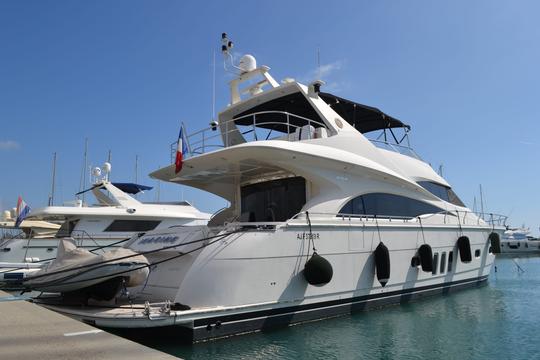 Alquiler de megayate Marquis de 69 pies de potencia en la Costa Azul, Francia