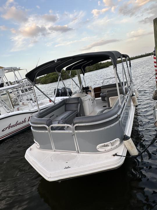 22ft Nice and Spacious Hurricane Pontoon Rental in Fort Myers, Florida