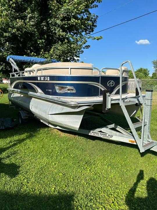 Avalon 16ft Venture Cruise Pontoon Boat for Memorable Day!