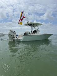 22' Center console for fun, beach, lunch on the water, sight seeing!