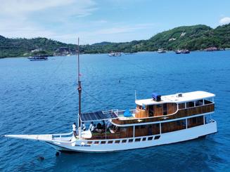 Sailling Komodo Cruise Liveaboard Min 5 Pax