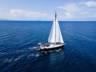 Private luxury sailing cruises in Athens