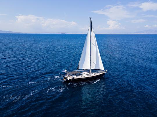 Private luxury sailing cruises in Athens